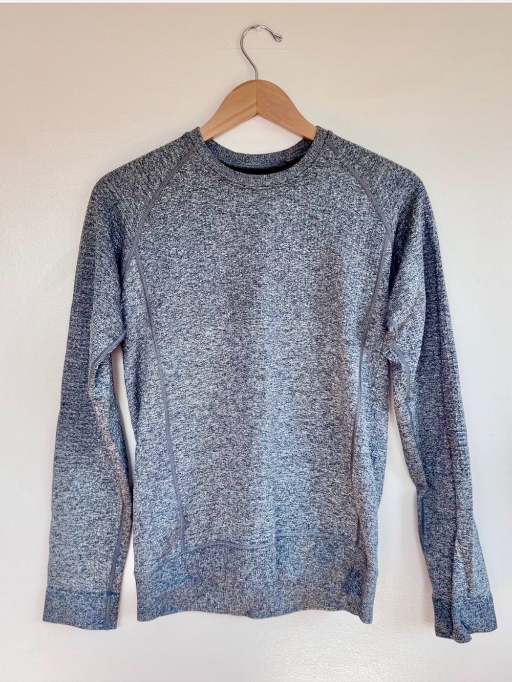 Lululemon Engineered Warmth Wool
Blend Thermal Long Sleeve Charcoal Gray - Small